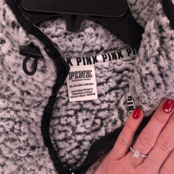 Victoria Secret Sherpa - Picture 3 of 3